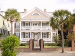 Charleston real estate is typified by this wonderful estate on the Charleston Battery right in the heart of Charleston's historic district.