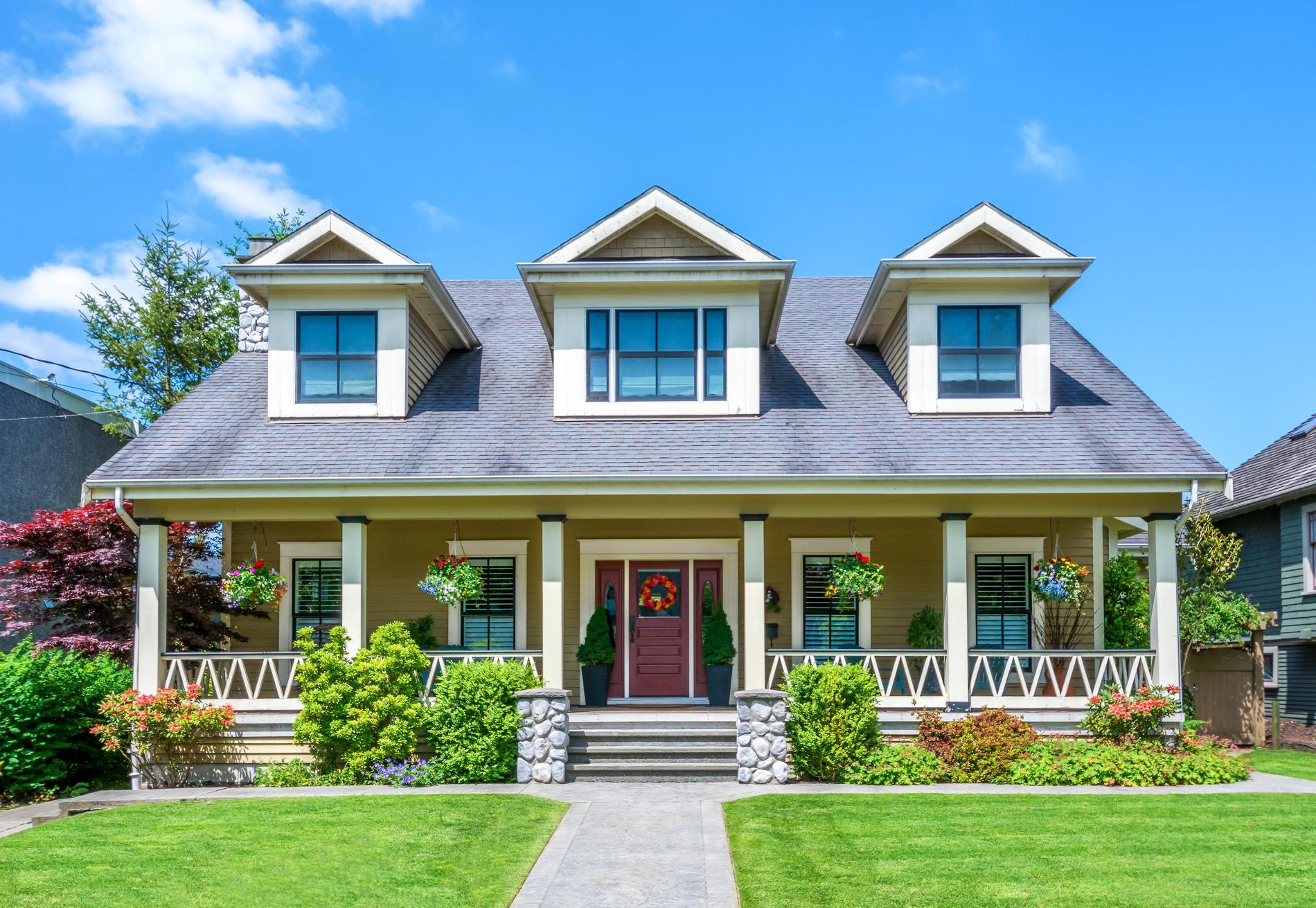 quaint Summerville home exterior